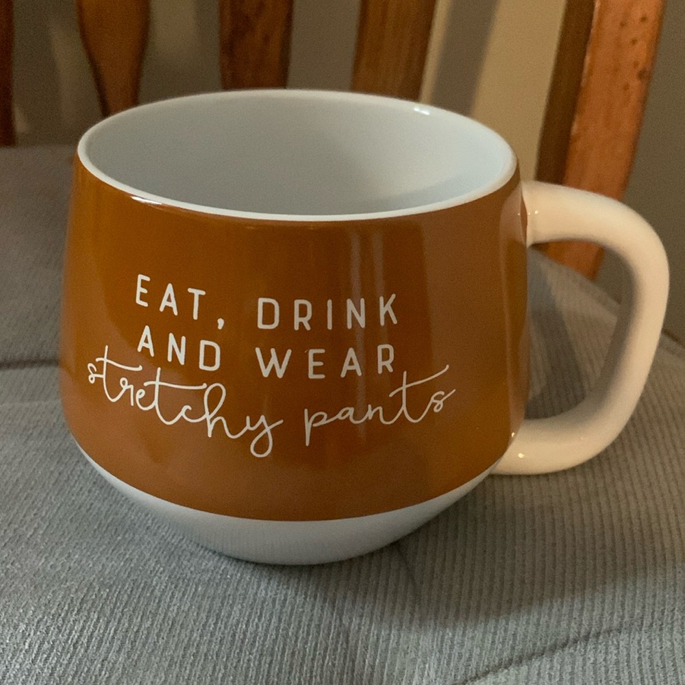 EAT, DRINK AND WEAR Stretchy Pants Mug